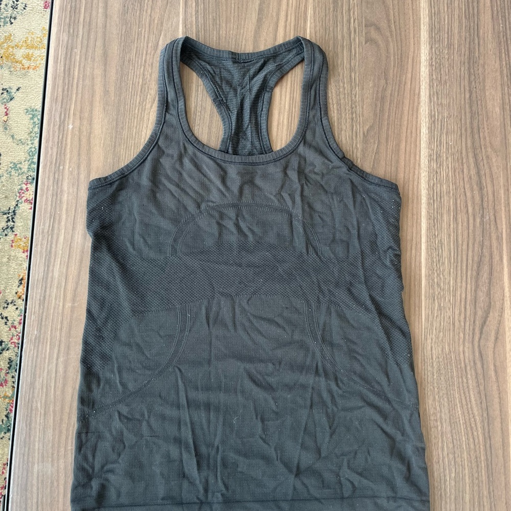 Lululemon Razorback Tank Top - Picture 2 of 3